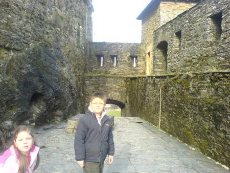 mes enfants dans le chateau de bouillon