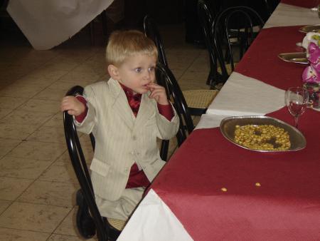 vous revez les filles il va falloir attendre 16 ans pour l'epouser