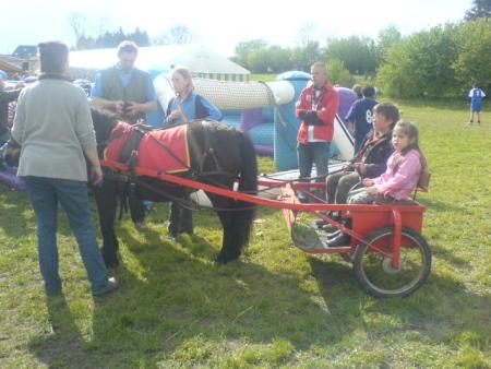 les enfants aux scoutes