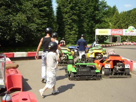 tous le monde aux karting