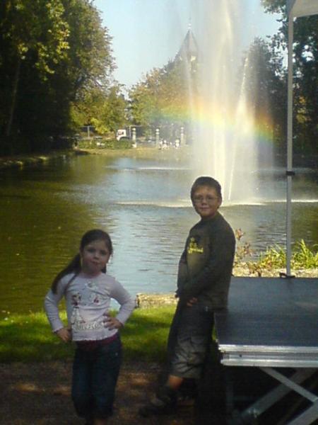 vous ne revez pas c'est bien un arc en ciel derriere