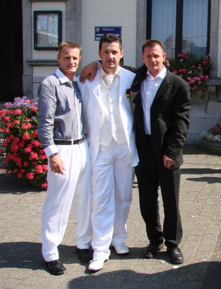 le mari� et ces freres