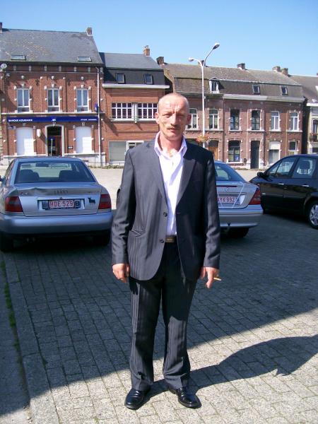 mon chauffeur(il a tr�s bien accompli sa mission) bravo